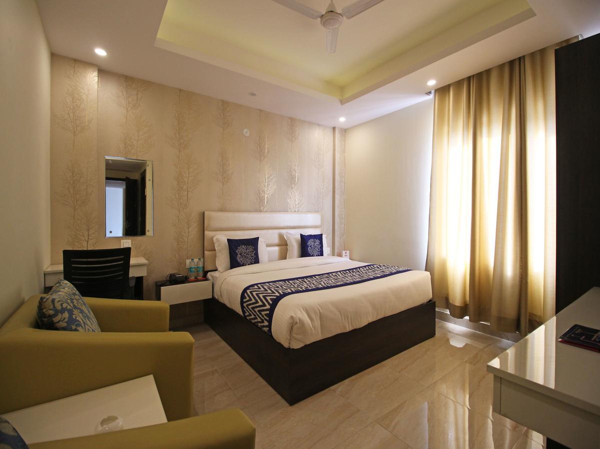 Oyo 8132 Hotel Kukreja Дехрадун Экстерьер фото