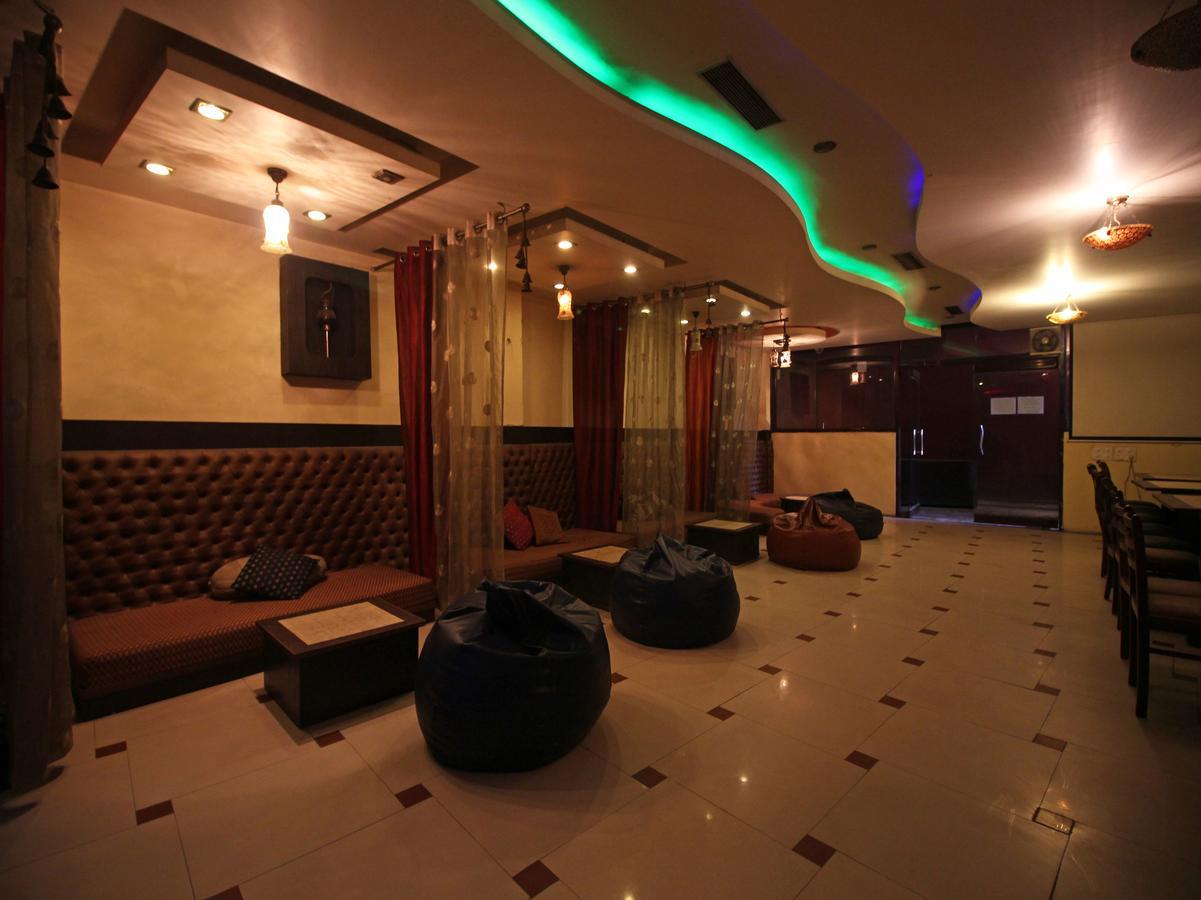 Oyo 8132 Hotel Kukreja Дехрадун Экстерьер фото